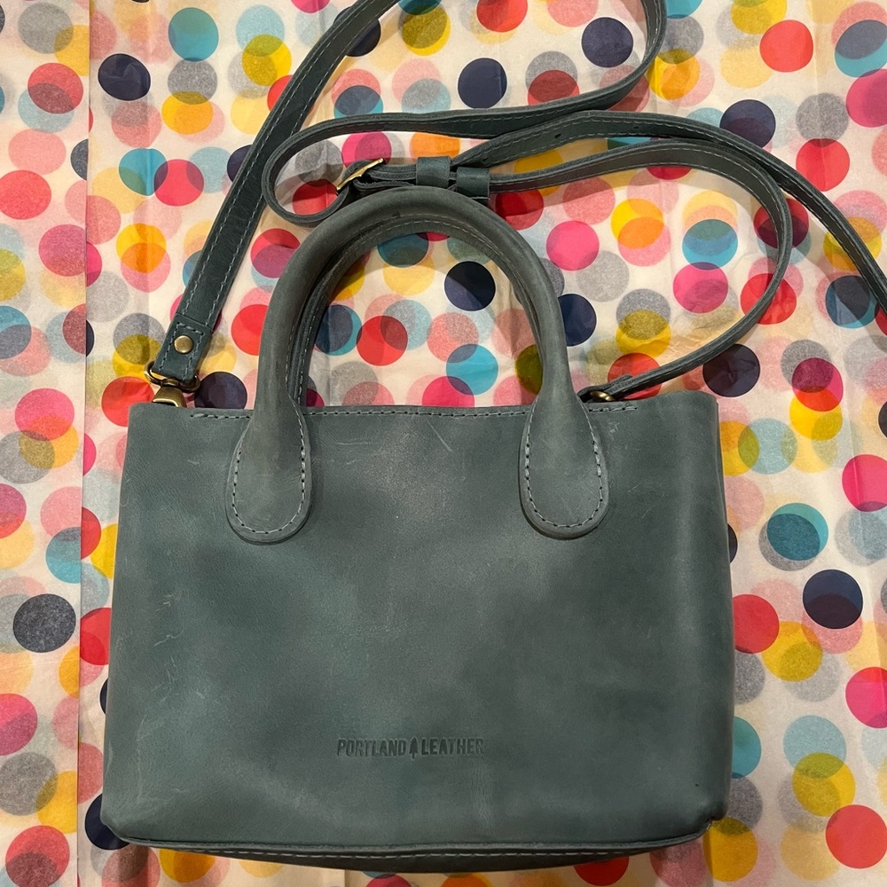 Portland Leather Small Raindrop Crossbody in Aqua